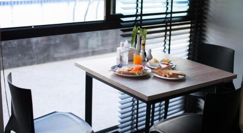 B2 South Pattaya Premier Hotel Экстерьер фото